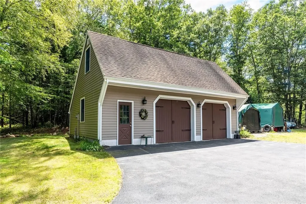 147 Woodville Alton Road Hopkinton RI 02832
