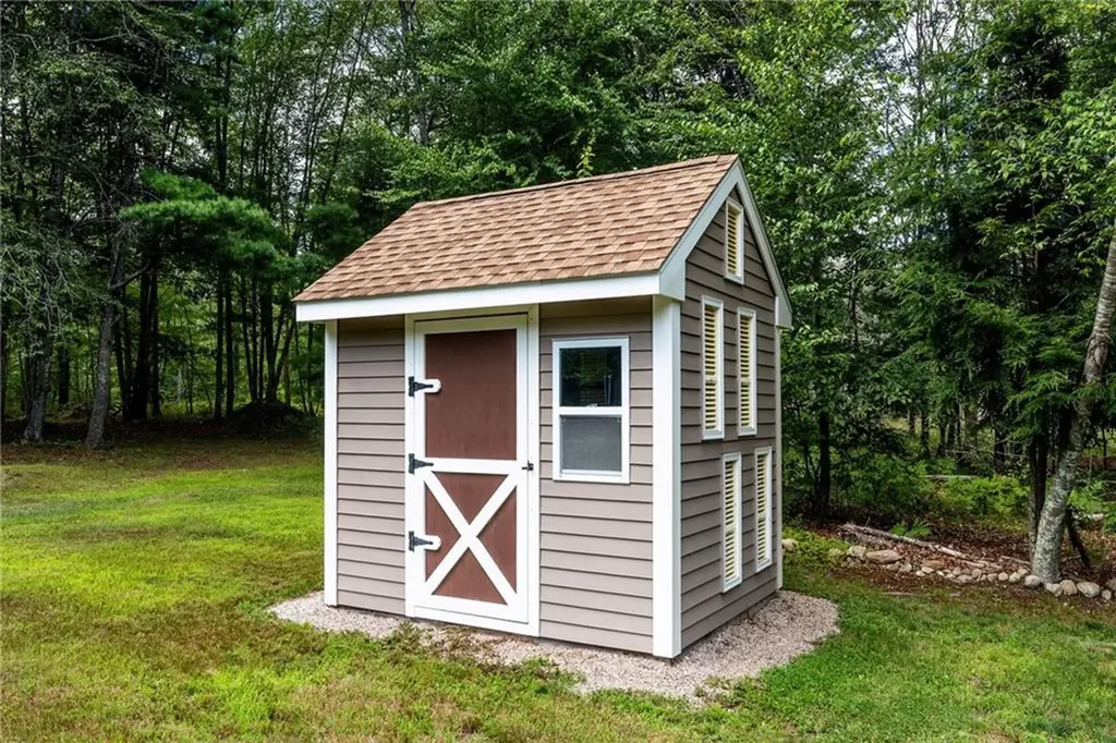 147 Woodville Alton Road Hopkinton RI 02832