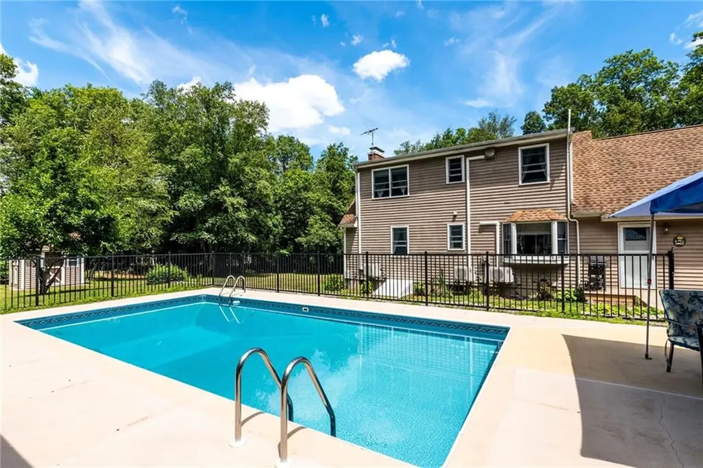 147 Woodville Alton Road Hopkinton RI 02832