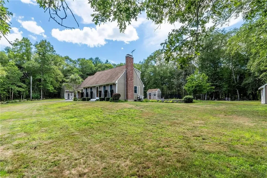 147 Woodville Alton Road Hopkinton RI 02832