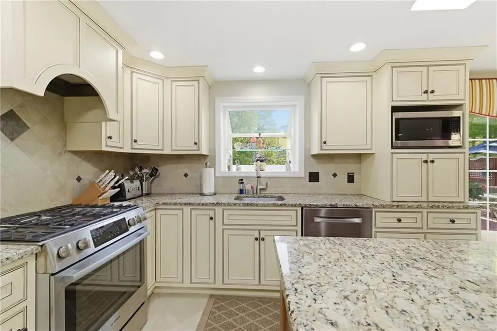 30 Princess Pine Circle Taunton MA 02780