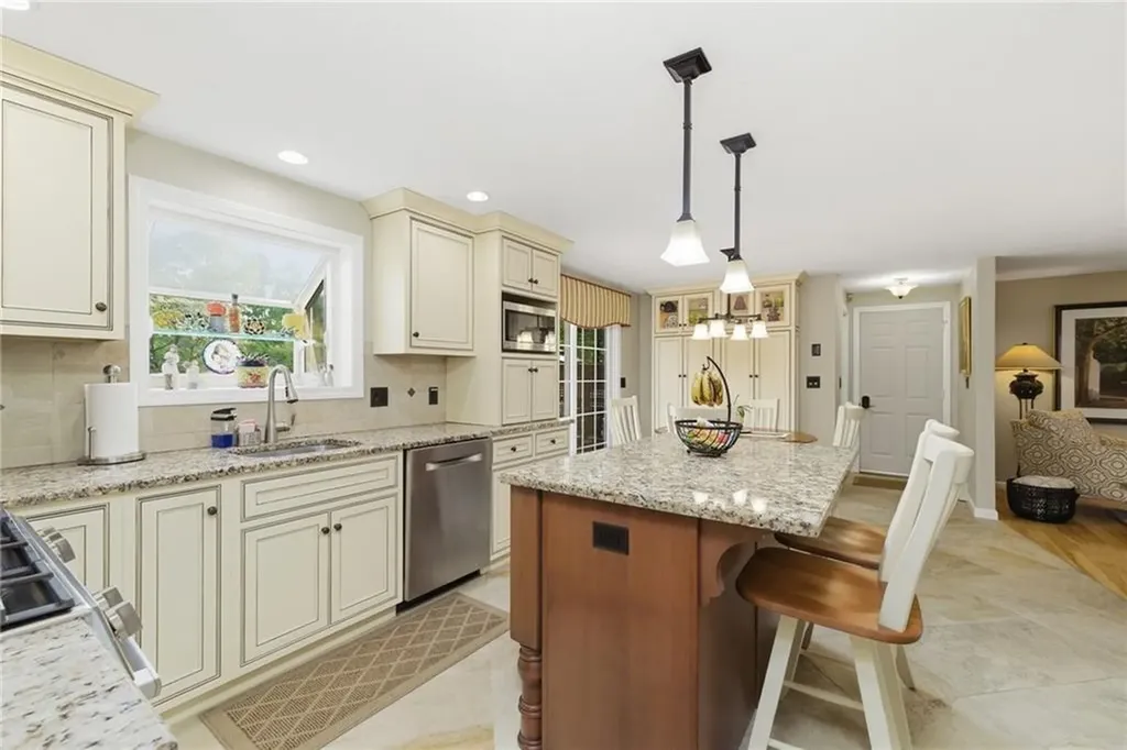 30 Princess Pine Circle Taunton MA 02780