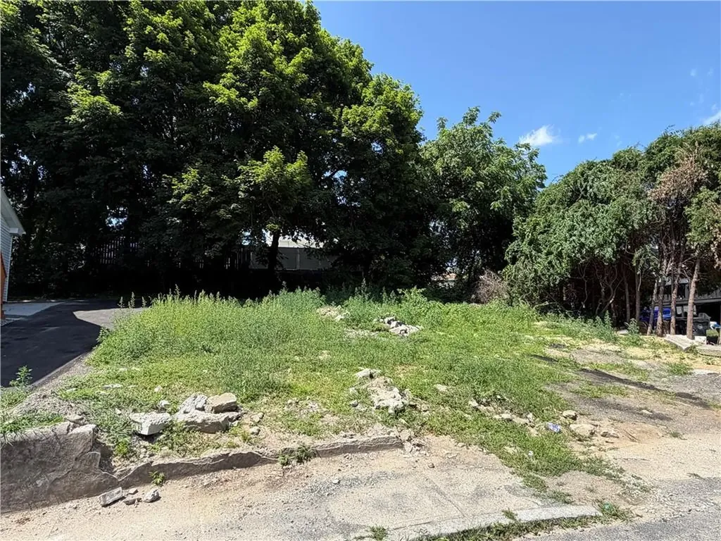 376 Hawkins Street Providence RI 02904