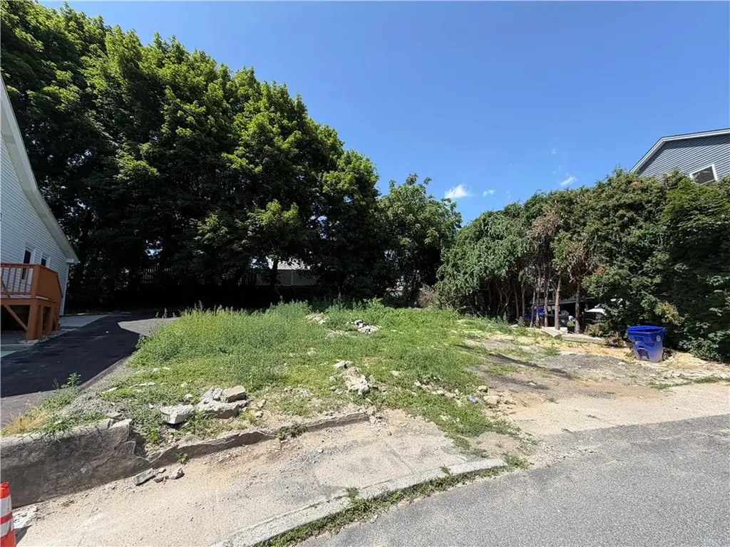 376 Hawkins Street Providence RI 02904