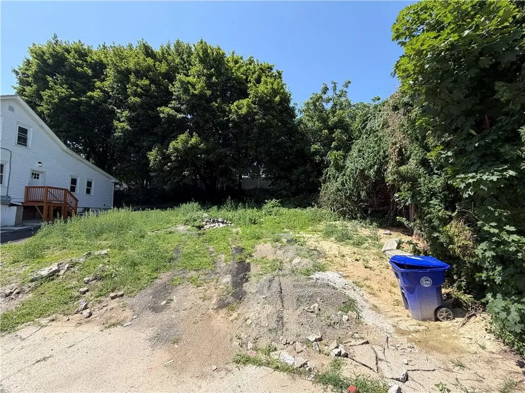 376 Hawkins Street Providence RI 02904