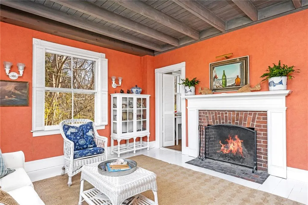 26 East Hills Road Westerly RI 02891
