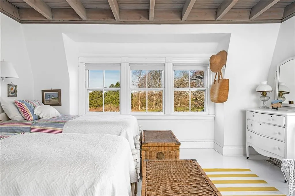 26 East Hills Road Westerly RI 02891