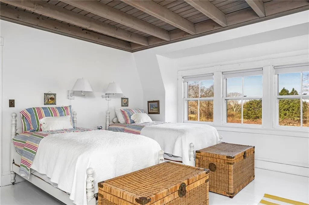 26 East Hills Road Westerly RI 02891