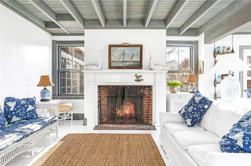 26 East Hills Road Westerly RI 02891