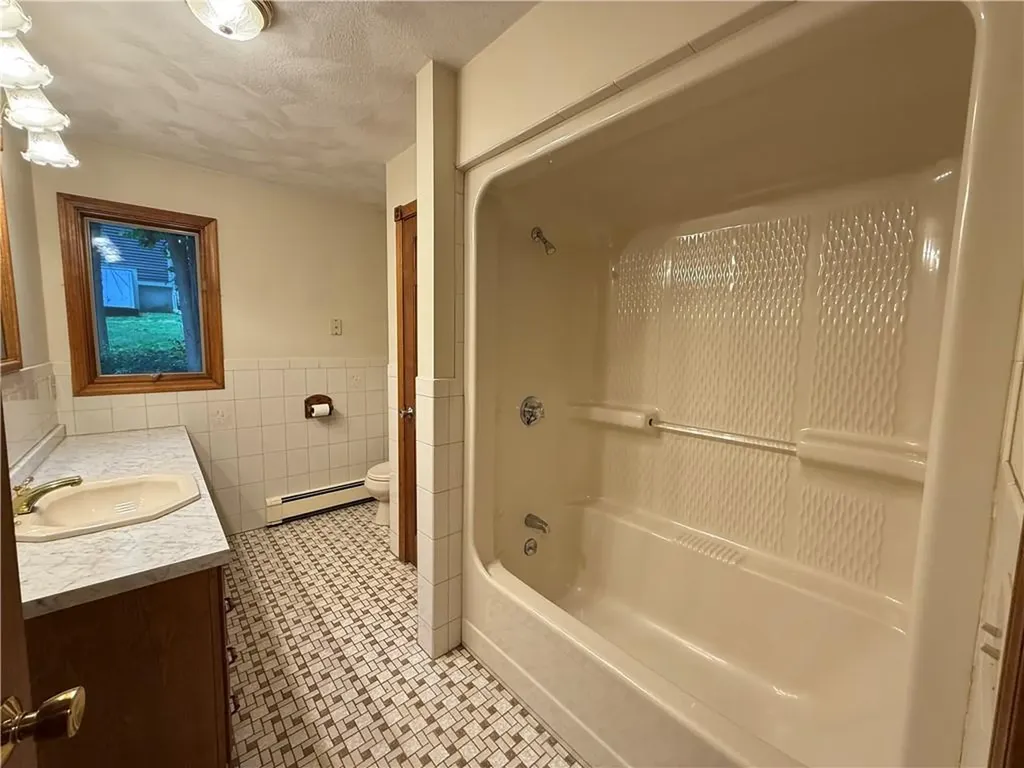 161 Council Rock Road Cranston RI 02921