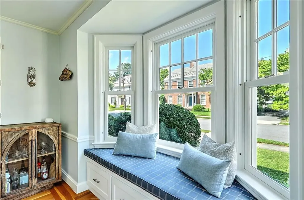129 Fosdyke Street Providence RI 02906