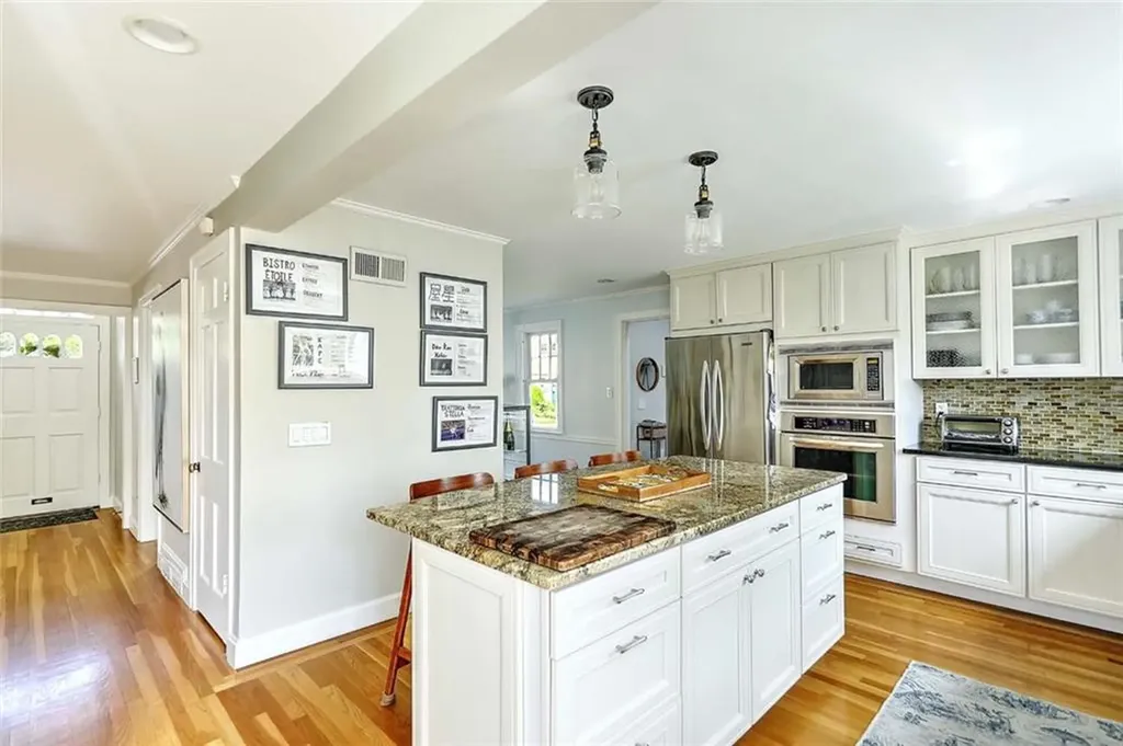 129 Fosdyke Street Providence RI 02906