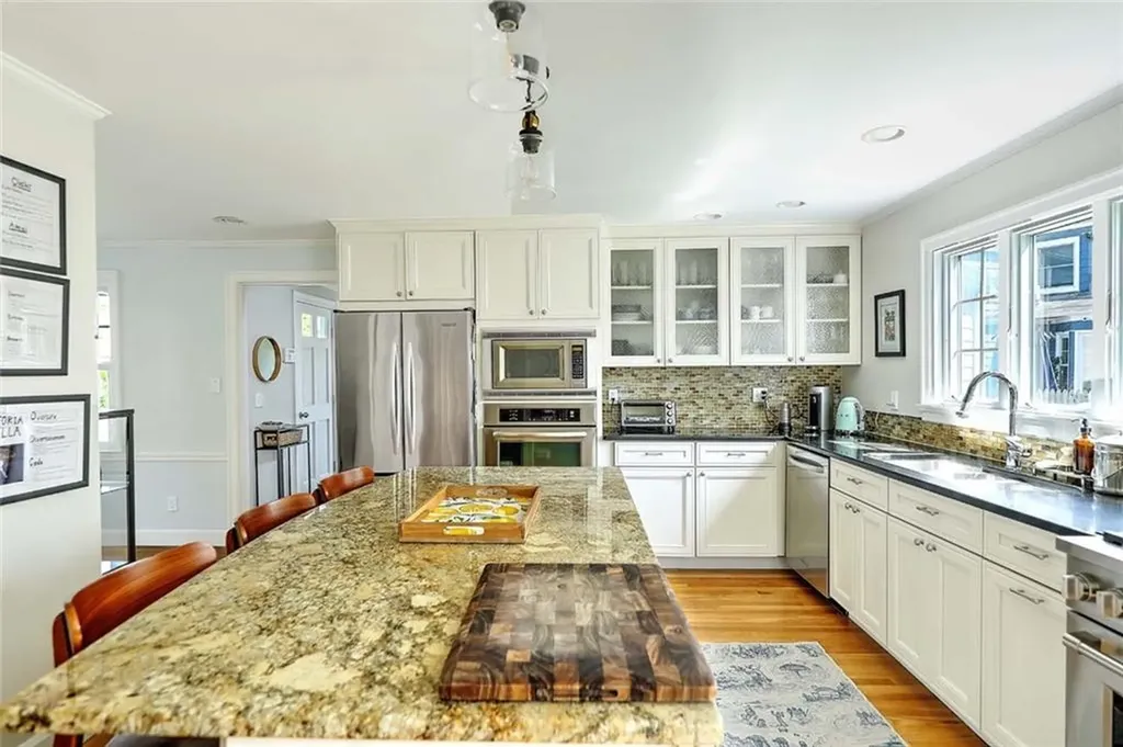 129 Fosdyke Street Providence RI 02906