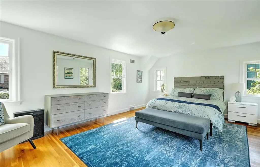 129 Fosdyke Street Providence RI 02906