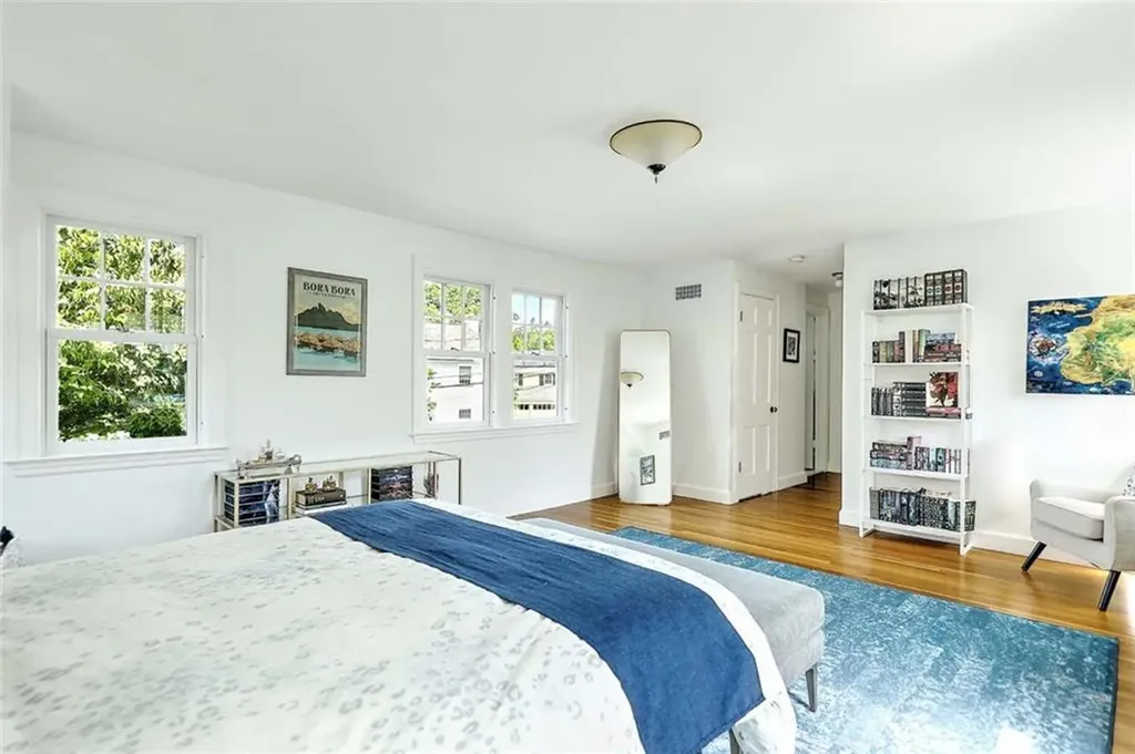 129 Fosdyke Street Providence RI 02906