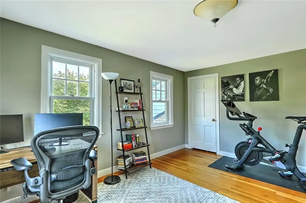 129 Fosdyke Street Providence RI 02906