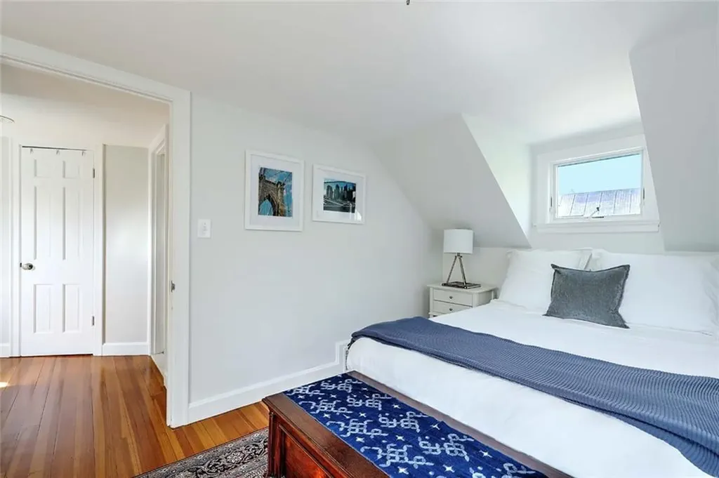 129 Fosdyke Street Providence RI 02906