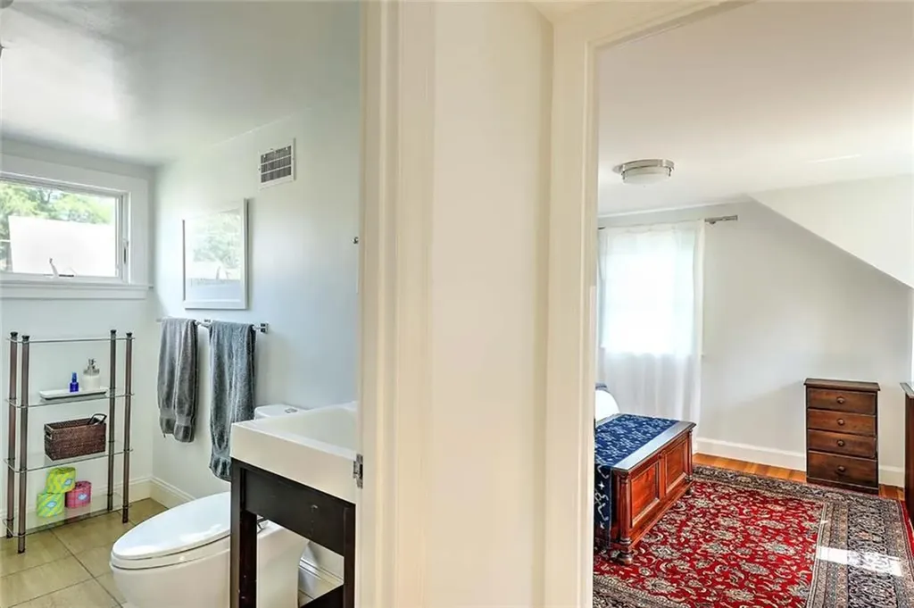 129 Fosdyke Street Providence RI 02906