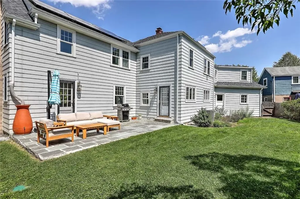 129 Fosdyke Street Providence RI 02906