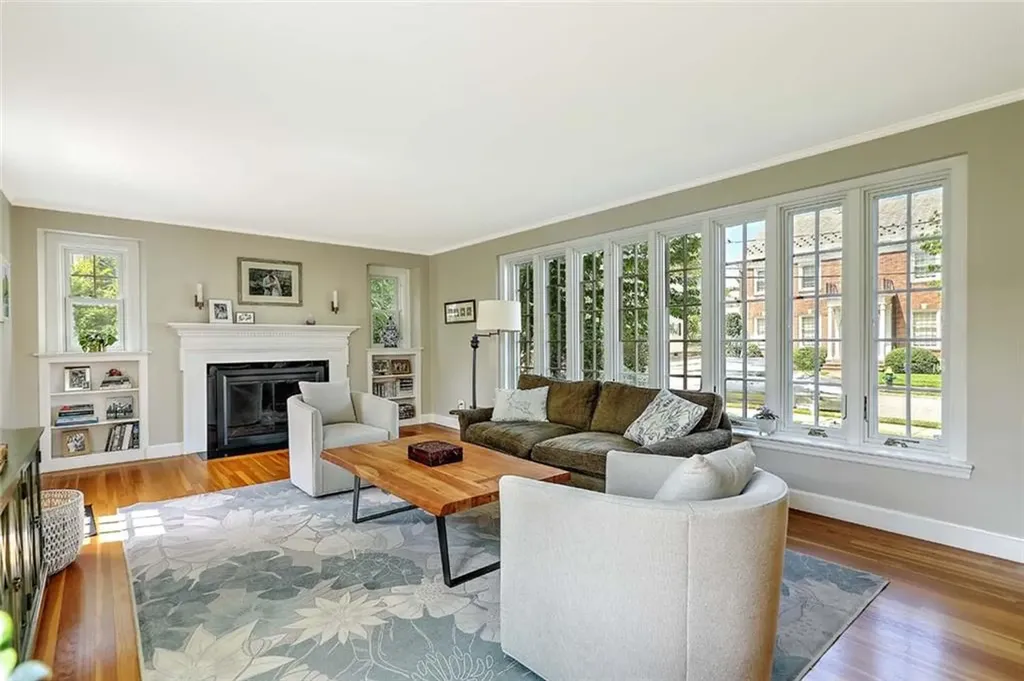 129 Fosdyke Street Providence RI 02906