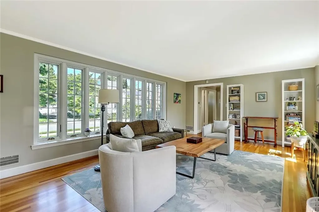 129 Fosdyke Street Providence RI 02906