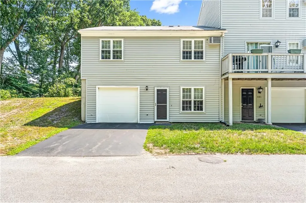565 Quaker Lane West Warwick RI 02893