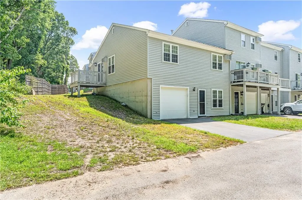 565 Quaker Lane West Warwick RI 02893