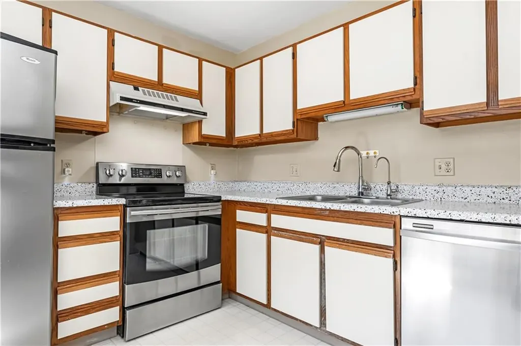 565 Quaker Lane West Warwick RI 02893
