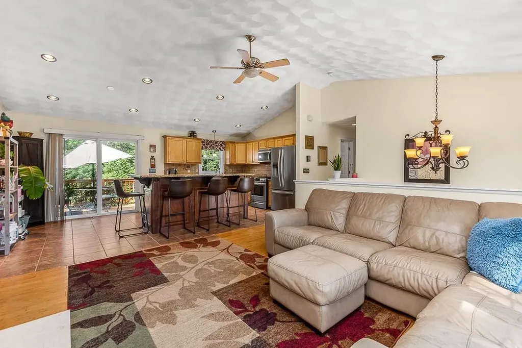 57 Mckay Court Warwick RI 02889