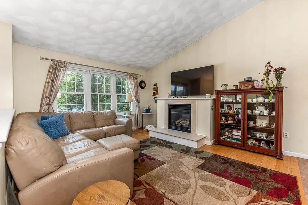 57 Mckay Court Warwick RI 02889