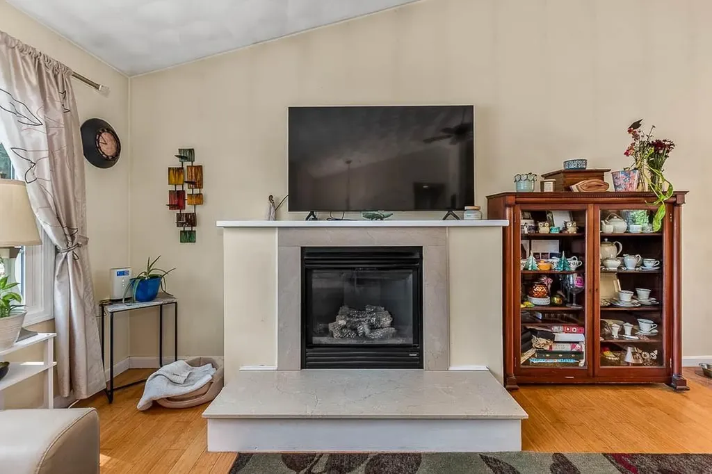 57 Mckay Court Warwick RI 02889