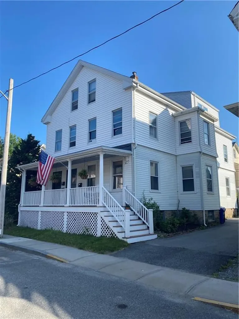 7 Pleasant Street Newport RI 02840