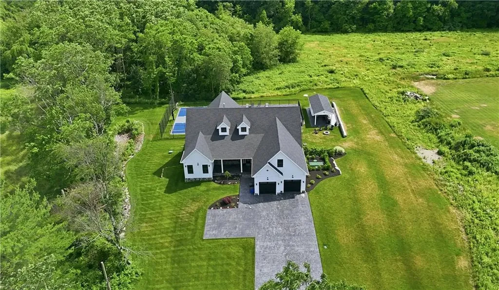 1264 Central Avenue Johnston RI 02919