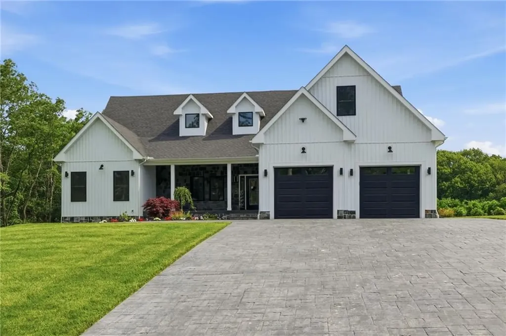 1264 Central Avenue Johnston RI 02919