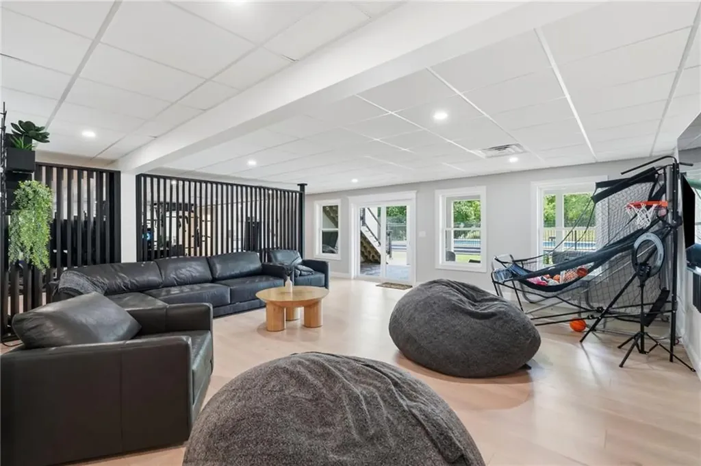 1264 Central Avenue Johnston RI 02919