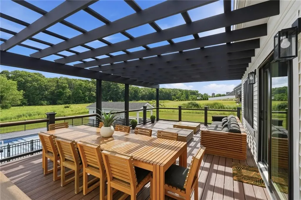 1264 Central Avenue Johnston RI 02919