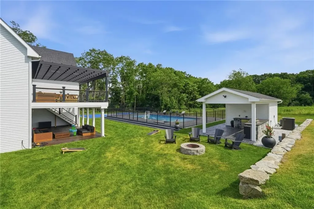 1264 Central Avenue Johnston RI 02919