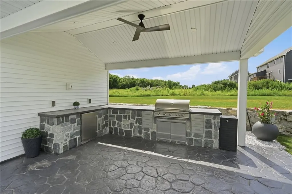 1264 Central Avenue Johnston RI 02919