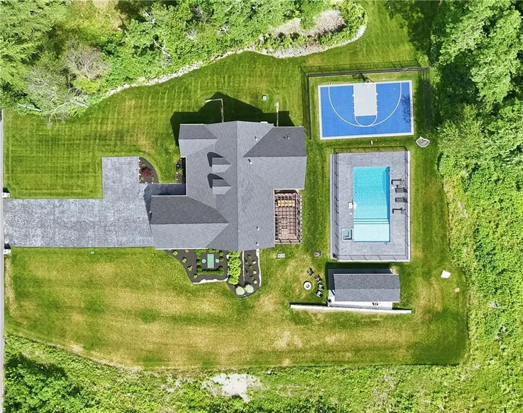 1264 Central Avenue Johnston RI 02919