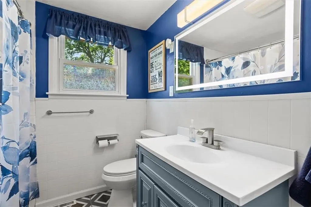 88 Keeley Avenue Warwick RI 02886