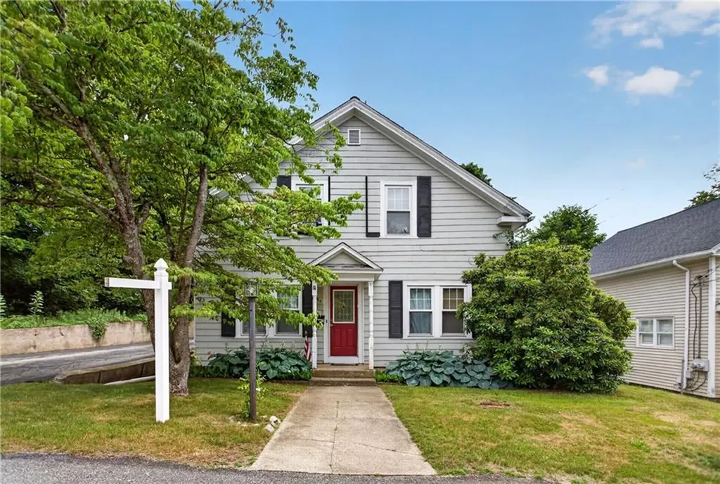86 Summit Avenue West Warwick RI 02893