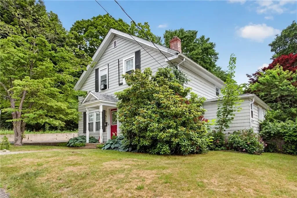 86 Summit Avenue West Warwick RI 02893