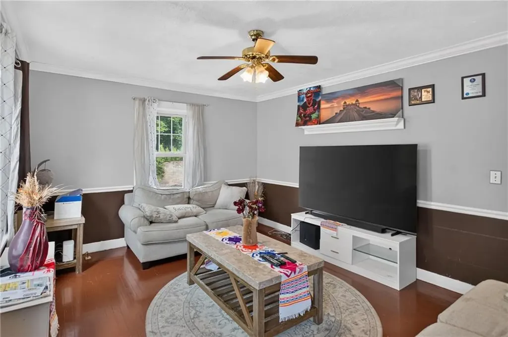 86 Summit Avenue West Warwick RI 02893