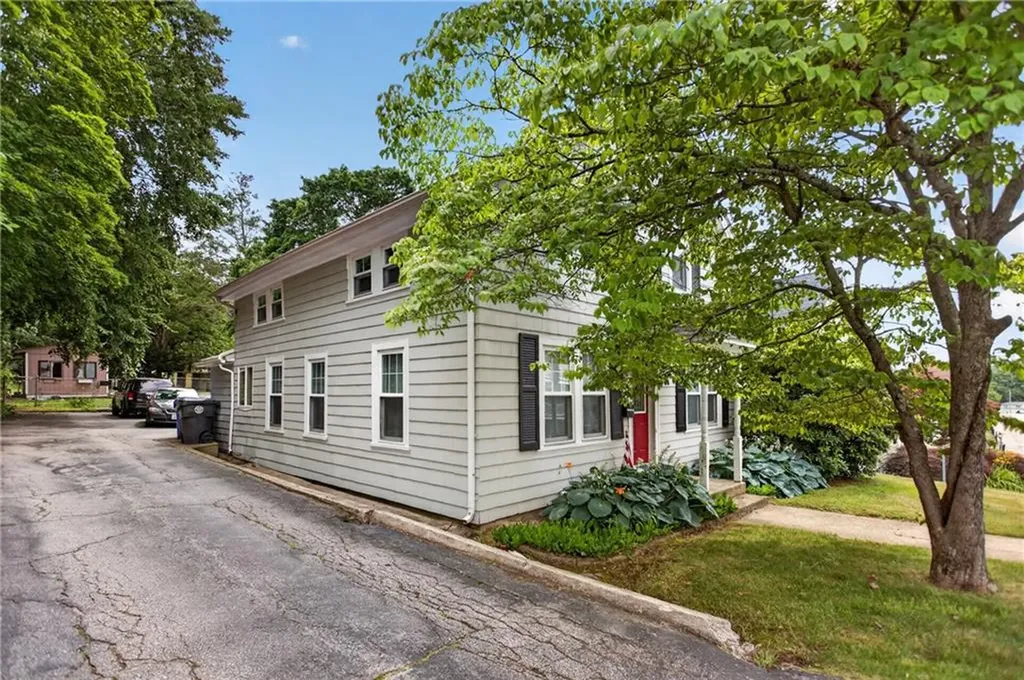 86 Summit Avenue West Warwick RI 02893