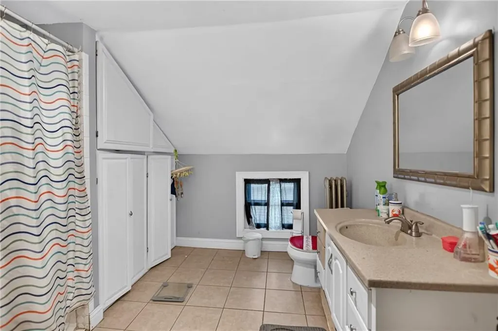 86 Summit Avenue West Warwick RI 02893