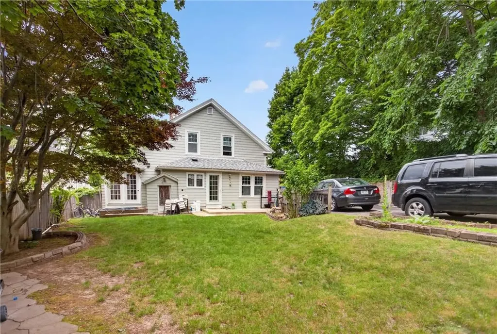 86 Summit Avenue West Warwick RI 02893