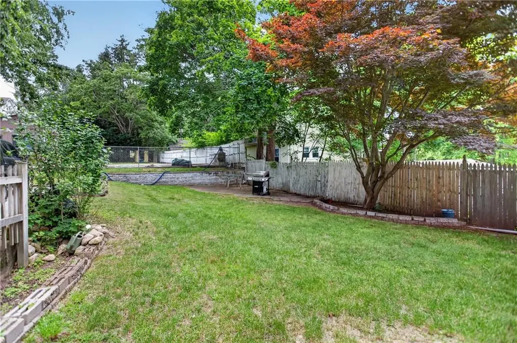86 Summit Avenue West Warwick RI 02893