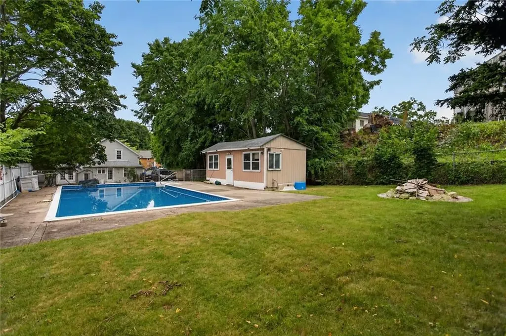 86 Summit Avenue West Warwick RI 02893