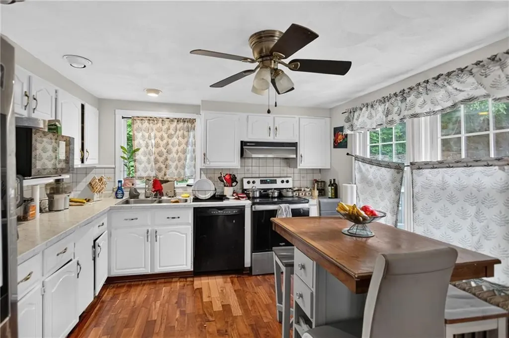 86 Summit Avenue West Warwick RI 02893