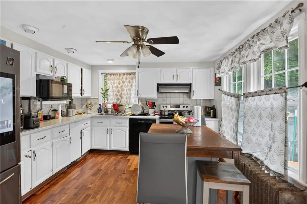 86 Summit Avenue West Warwick RI 02893